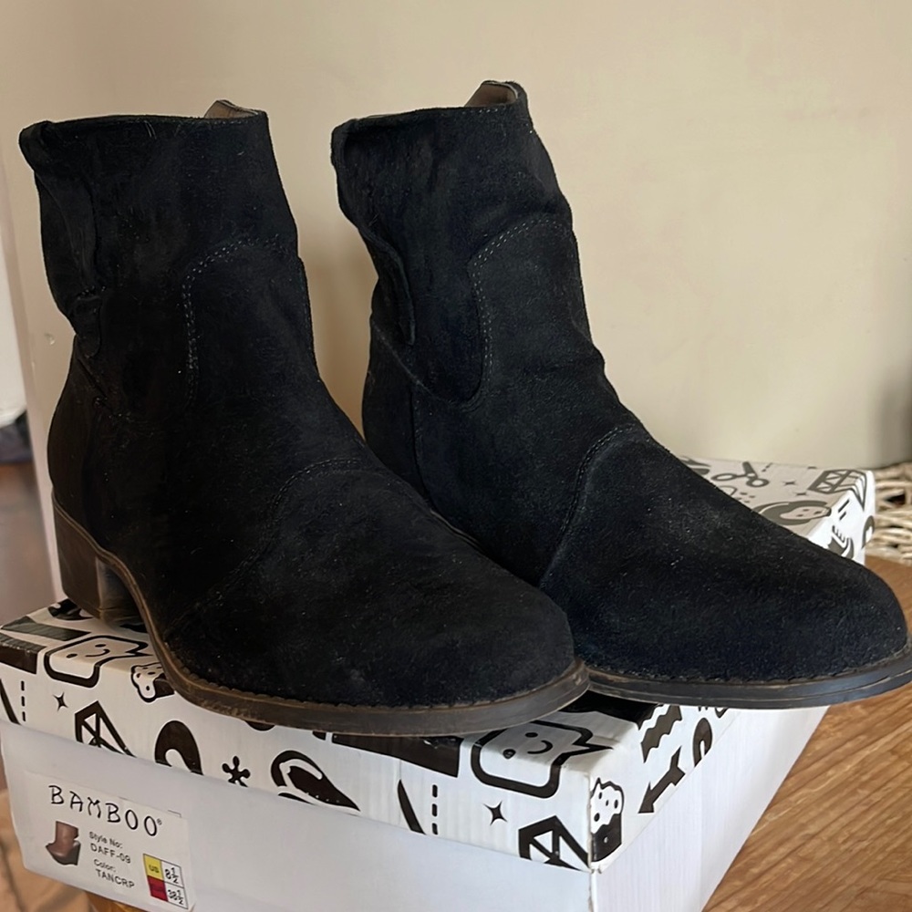 Black booties - BRAND NEW